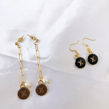 Load image into Gallery viewer, Louis Vuitton Pastilles Drop Earrings