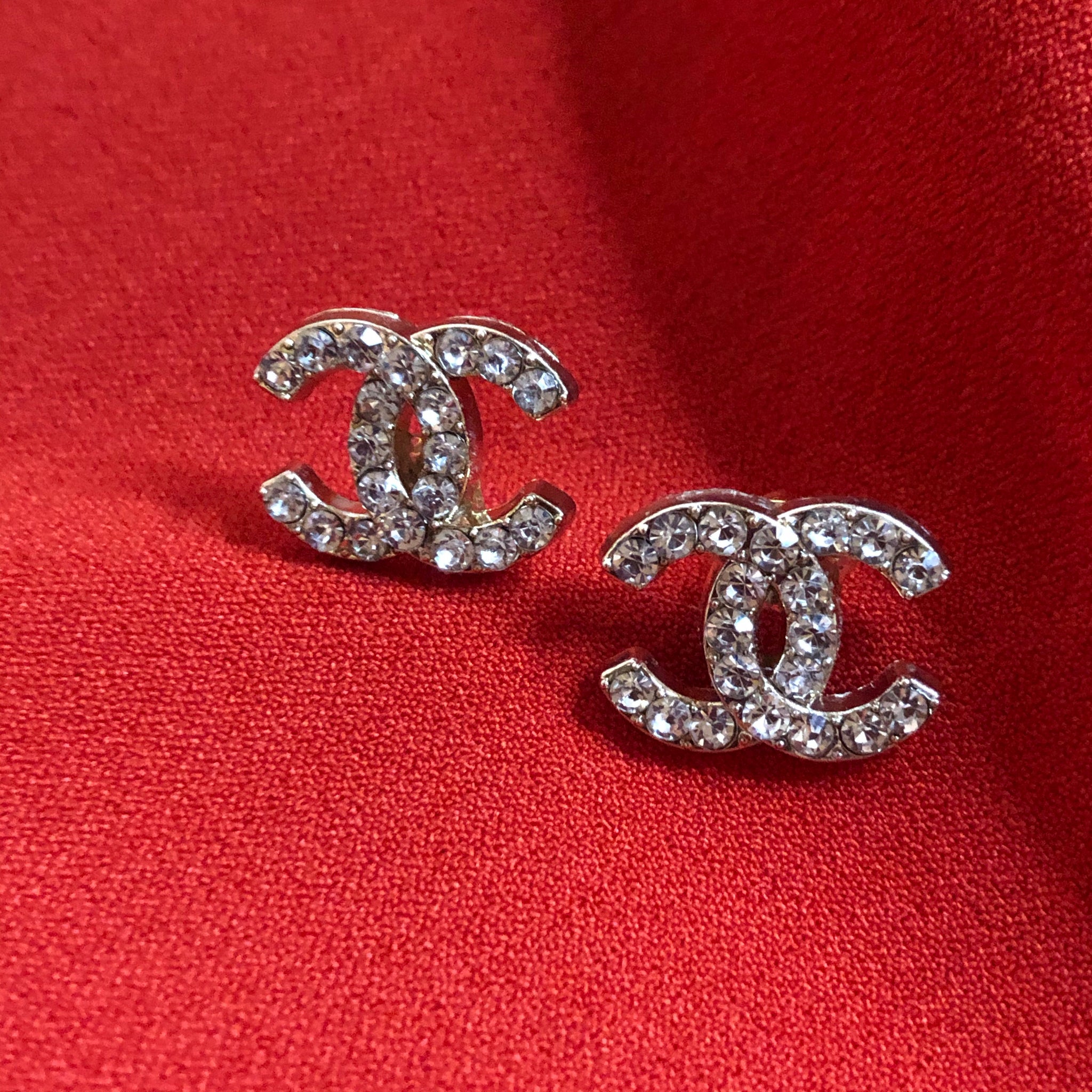 Deals Chanel earrings